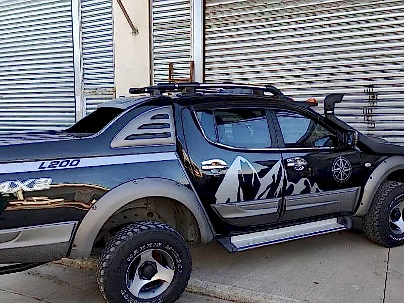 Mitsubishi L200 Yan Kapı Kabartmaları