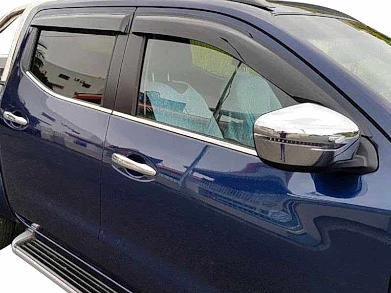 Mitsubishi L200 Cam Rüzgarlıkları