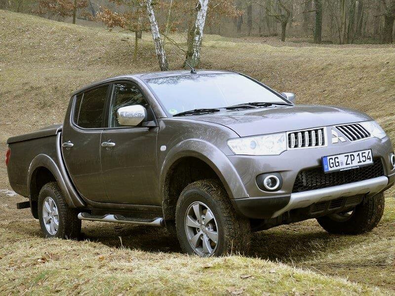 Mitsubishi L200 Yan Basamak