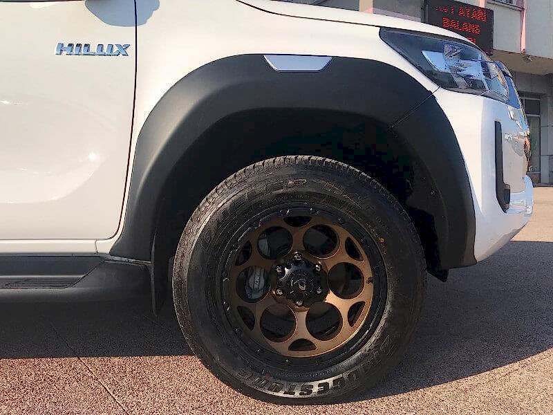 Toyota Hilux Jant Lastik Takımı
